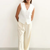 Fine knitted gilet with V-neck