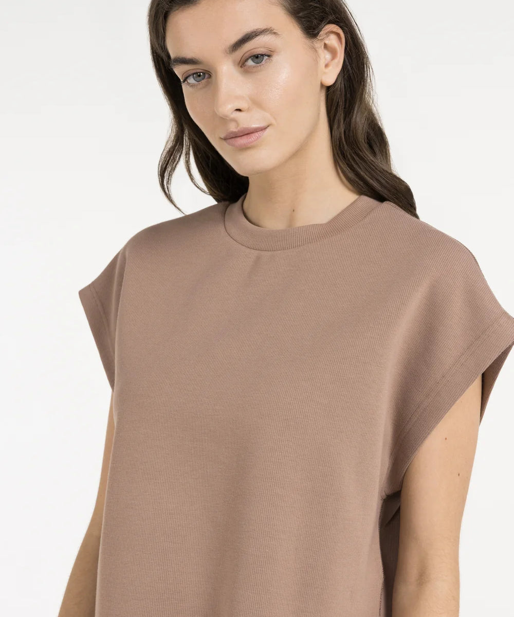 Sleeveless boxy sweatshirt