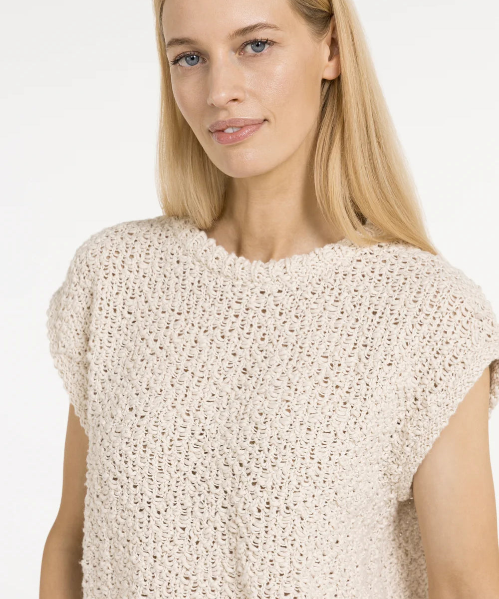 Sleeveless sweater w/ open-knit