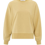 Sweatshirt with small slit and loose fit