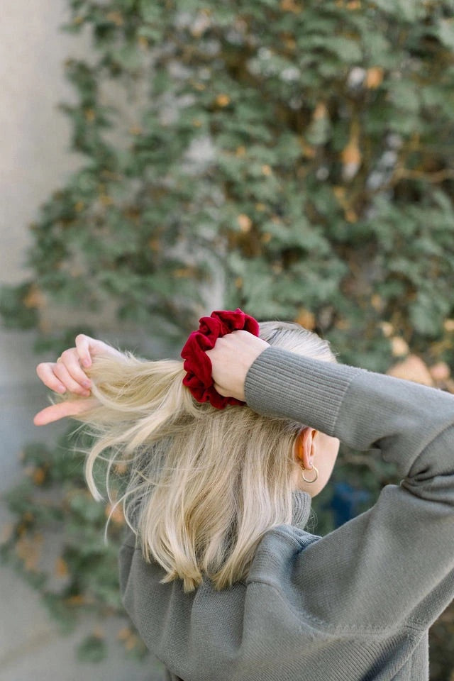 NATURAL VELVET WINE SCRUNCHIE - PETITE