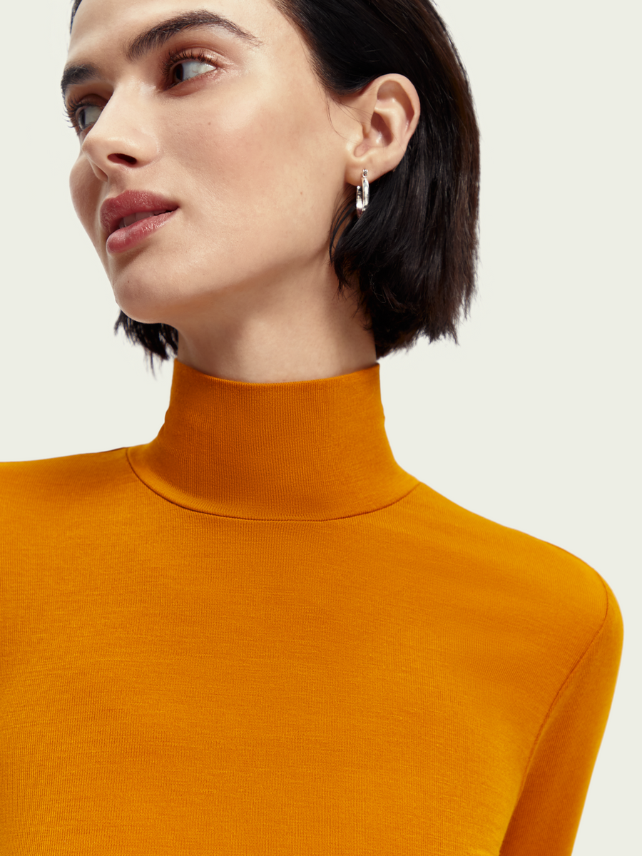 Turtle Neck Long Sleeved Top