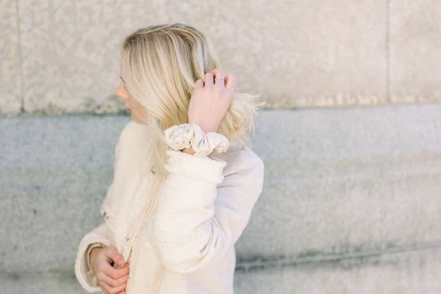PARELLA GOLD JACQUARD SCRUNCHIE - OVERSIZED