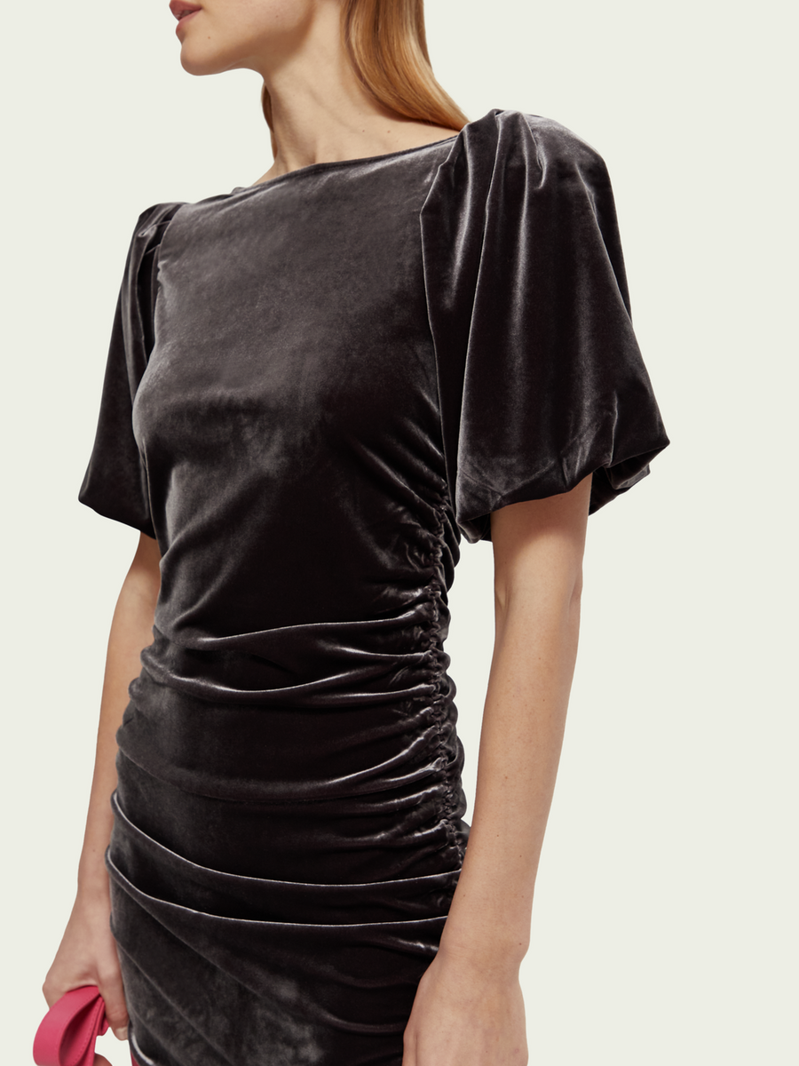 Puffed sleeved dress with gathering detail