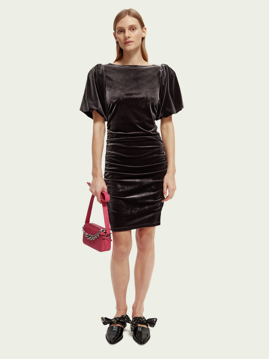 Puffed sleeved dress with gathering detail
